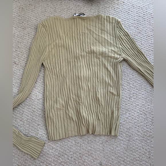 New with tags! NA-KD green top - Picture 4 of 4